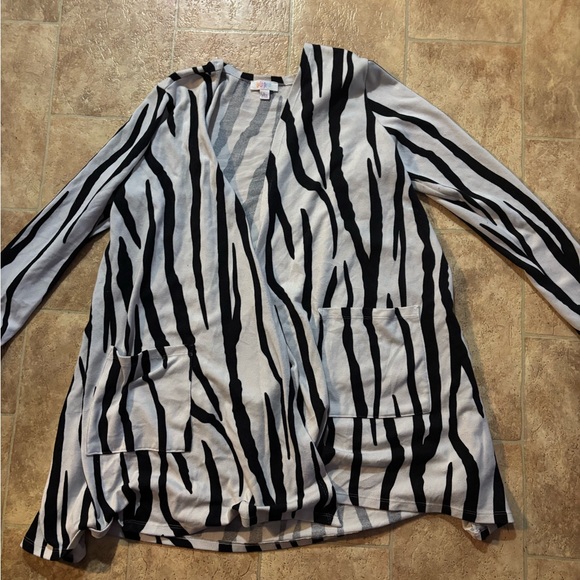LuLaRoe zebra print cardigan with pockets - Picture 1 of 1
